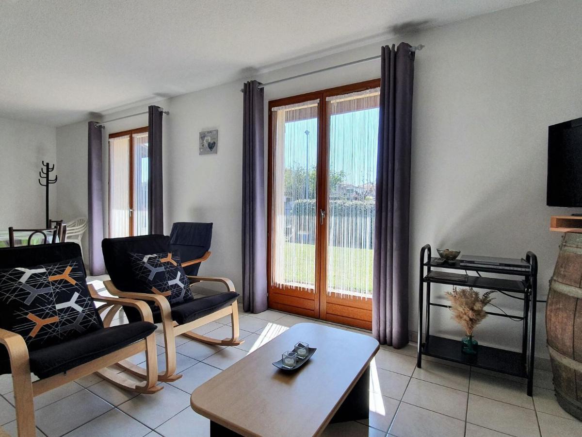 Pretty Villa With Above Ground Pool Saint-Genies-de-Fontedit Extérieur photo